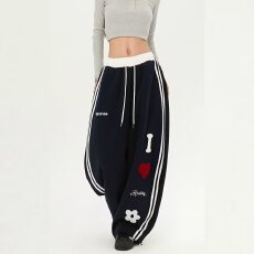 批发美式复古刺绣字母爱心运动卫裤女嘻哈街舞穿搭宽松休闲阔腿拖地裤