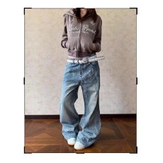 批发美式水洗蓝色铆钉微喇牛仔裤男高街设计感小众宽松直筒裤子女秋<b class='q'>冬</b>