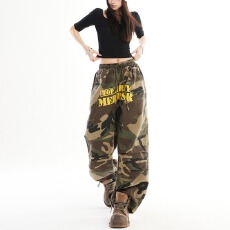 批发美式复古字母印花弯刀<b class='q'>迷彩</b><b class='q'>裤</b>女男春季宽松做旧松紧腰阔腿牛仔长<b class='q'>裤</b>