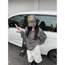 批发韩女<b class='q'>棒球</b>服行走的ins风穿搭松弛时髦短款<b class='q'>棒球</b>服