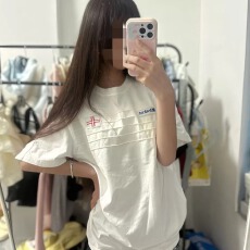 批发美式<b class='q'>街头</b>风徽章字母刺绣短袖t恤女夏季设计感皱痕潮流情侣款上衣