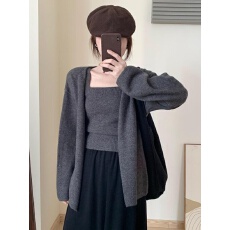 批发韩版温柔风<b class='q'>宽松</b>针织开衫吊带背心两件套秋冬新品温柔减龄毛衣