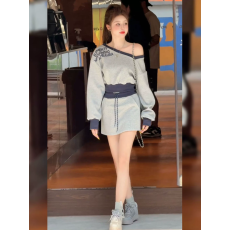 批发休闲辣妹风斜肩字母卫衣半身裙两件套女2025秋季新款撞色减龄<b class='q'>套装</b>