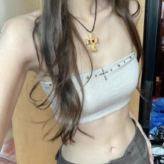 批发辣妹风十字架烫钉抹胸背心女秋季新款设计感小众修身显瘦短款上衣