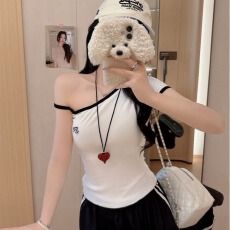 批发纯欲风性感百搭不对称撞色斜肩镂空短袖显瘦一体式带胸垫舒适上衣