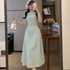 批发法式绿色格子无袖吊带<b class='q'>连衣裙</b>子女夏季2026新款海边度假风<b class='q'>收腰</b>长裙