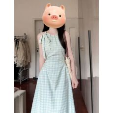 批发法式绿色格子无袖吊带<b class='q'>连衣裙</b>子女夏季2026新款海边度假风<b class='q'>收腰</b>长裙