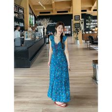 批发度假风蓝色碎花吊带<b class='q'>连衣裙</b>女夏季法式<b class='q'>收腰</b>长裙设计感温柔a字裙子