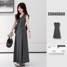 批发度假风蓝色碎花吊带<b class='q'>连衣裙</b>女夏季法式<b class='q'>收腰</b>长裙设计感温柔a字裙子