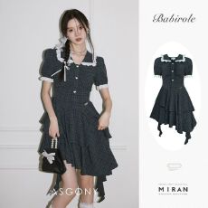 批发韩系学院风气质<b class='q'>收腰</b>木耳边格纹吊带裙女时尚夏新款方口领过膝长裙