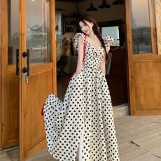 批发法式波点<b class='q'>连衣裙</b>女装<b class='q'>夏</b>季高级感海边度假小飞袖气质收腰a字长裙子