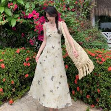 批发法式荷叶边温柔夏装新款印花蝴蝶<b class='q'>碎花</b>U领无袖修身显瘦吊带连衣裙