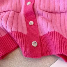 批发小香风粉色针织开衫女2022新款设计感小众v领毛衣<b class='q'>短</b>款外套ins