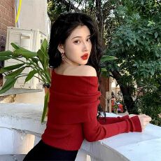 批发十三行质量一字肩温柔针织上衣女秋冬设计感修身显瘦露肩长袖毛衣