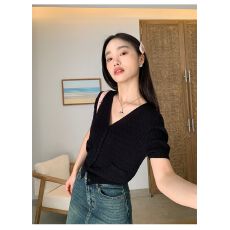 批发韩版黑色麻花V领短袖<b class='q'>开衫</b>女薄款夏季小众设计感<b class='q'>短款</b>针织衫上衣
