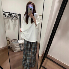 批发韩系高级感v领短袖t恤女士夏季白色宽松内搭<b class='q'>休闲</b>大码上衣服胖mm