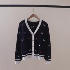 批发小狗刺绣<b class='q'>韩版</b>条纹针织开衫女2025年新款收腰修身v领上衣潮