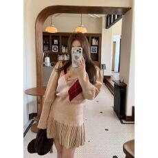 批发Scout 苏格兰姜饼人 菱格纹翻领围脖百搭针织毛衣+细百褶裙女冬