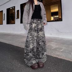 批发美式复古<b class='q'>迷彩</b>牛仔<b class='q'>裤</b>女工装<b class='q'>裤</b>街头辣妹设计感宽松阔腿拖地弯刀<b class='q'>裤</b>潮