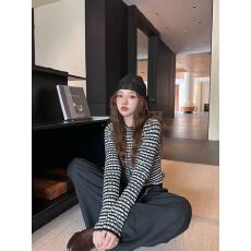 轻奢复古香风套装上衣新款2025短款针织条纹修身显瘦