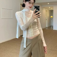批发辣妹气质<b class='q'>V领</b>飘带蕾丝长袖<b class='q'>T</b><b class='q'>恤</b>春秋季独特别致修身显瘦露脐女装上衣
