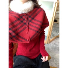 批发红色格子<b class='q'>针织</b><b class='q'>开衫</b>女2025冬季新款设计感百搭气质复古毛领长袖上衣