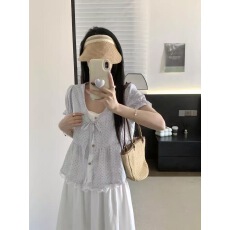 批发白色薄款波点<b class='q'>假两件</b>短袖<b class='q'>衬衫</b>女夏蕾丝花边拼接系带纽扣泡泡袖上衣