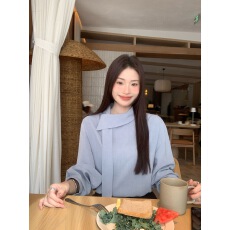 批发法式独特漂亮<b class='q'>设计</b>感小众气质上衣秋季新款小个子蓝色落肩长袖衬衫