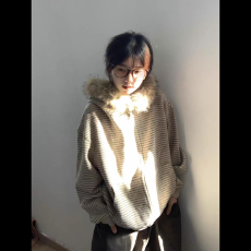 原版面料薄款380g,厚款450g毛领可拆卸 条纹设计感卫衣女