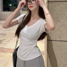 批发纯色V领T恤女<b class='q'>短袖</b>夏季收腰休闲设计感百搭打底衫基础款上衣ins潮