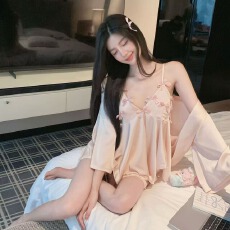 批发黛琳芬冰雪丝女士睡衣丝绸性感带胸垫吊带短裤<b class='q'>睡袍</b>三件套家居服