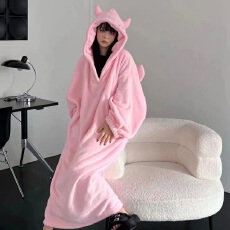 批发[黛琳芬]长款连帽法兰绒女士睡衣小翅膀少女秋<b class='q'>冬</b>珊瑚绒韩系家居服