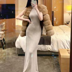 批发性感辣妹长裙子女修身显瘦针织挂脖背心连衣裙2025秋<b class='q'>冬</b>新款包臀裙