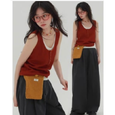 批发法式藏青假两件u领针织吊带背心女夏季设计感冰丝复古无袖短上衣