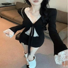 批发套<b class='q'>装</b>女秋季穿搭一整套纯欲辣妹假两件蕾丝性感上衣开叉短裙两件套