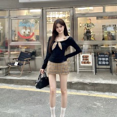 批发画解 美奈小姐 春秋季新款复古拼接领口格纹蝴蝶结修身上衣女半裙