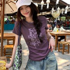批发白色圆领正肩纯棉短袖T恤女装夏季新款卡通印花设计休闲百搭上衣