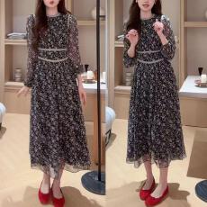 批发已出货~<b class='q'>轻熟</b>风减龄碎花裙早秋新款时尚洋气设计感显瘦圆领连衣裙
