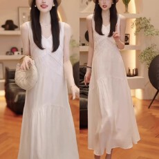 批发休闲度假风气质百搭<b class='q'>连衣裙</b>夏季新品百搭优雅减龄无袖初恋中长裙女