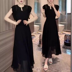 批发赫本风显瘦套装2026夏季新款时尚内搭吊带短袖飞飞袖连衣裙两件套