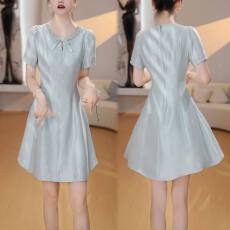批发韩系轻奢小众连衣裙2026夏季新款时尚洋气设计感修身显瘦超仙裙子