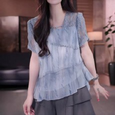 批发蓝色韩式温柔甜美方领<b class='q'>短袖</b><b class='q'>T</b><b class='q'>恤</b>女2026夏季新款蕾丝拼接设计感上衣