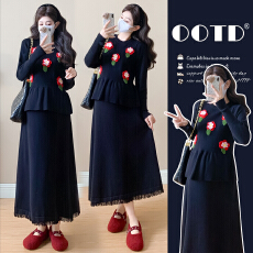 批发实拍~秋<b class='q'>冬</b>套装加厚韩版针织花朵上衣+针织半身裙两件套