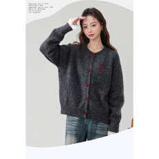 批发原版原色，直播品质/<b class='q'>兔毛</b>针织<b class='q'>毛衣</b>开衫爱心纽扣猫猫刺绣重磅加厚