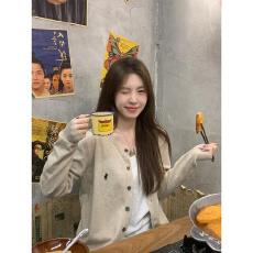 批发法式刺绣长袖针织<b class='q'>开衫</b>上衣女秋冬穿搭高级感外搭显瘦圆领毛衣外套