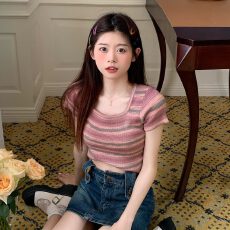 批发设计感方领<b class='q'>条纹</b>短袖<b class='q'>针织衫</b>女t薄款夏季2026新款正肩显瘦短款上衣