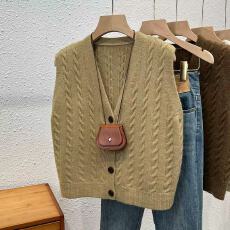 批发2025秋冬女款<b class='q'>日系</b>v领马甲针织背心女内搭毛线毛衣衬衫叠穿