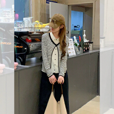 批发2026撞色条纹polo领假两件针织开衫女秋复古小众别致上衣外穿