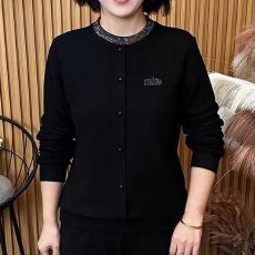 批发秋冬新款圆领烫钻长袖时尚大码女装妈妈<b class='q'>上衣</b>遮肚显瘦纽扣打底衫