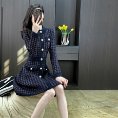 批发<b class='q'>小香风</b>高定轻奢单排扣流苏针织裙秋季新款蓝色千鸟格a字<b class='q'>连衣裙</b>女